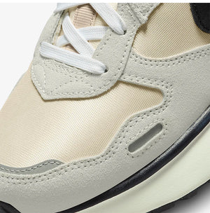Nike Phoenix Waffle Women’s Retro Sneakers