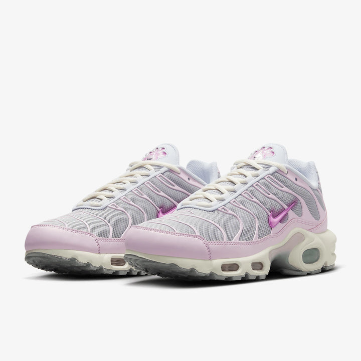 Nike Air Max Plus women's running shoes, image 1