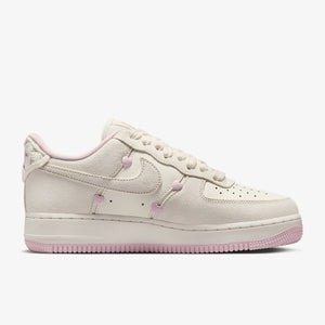 Nike Air Force 1 Low Women’s Sneakers