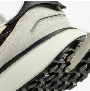 Nike Phoenix Waffle Women’s Retro Sneakers