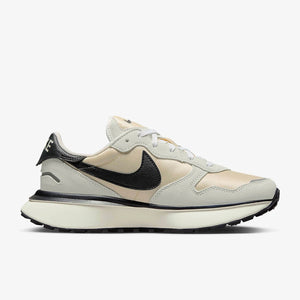 Nike Phoenix Waffle Women’s Retro Sneakers
